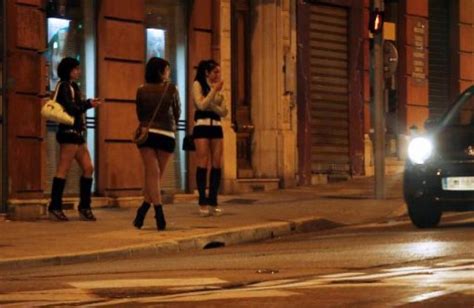 comment trouver une prostituee|Prostitution : du site aux applis, la passe de trop